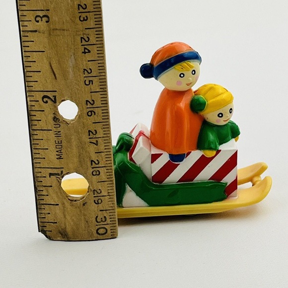 Mr. Christmas Santa's Ski Slope Kids in Wrapped Gift Replacement Sled Figure - Picture 4 of 4